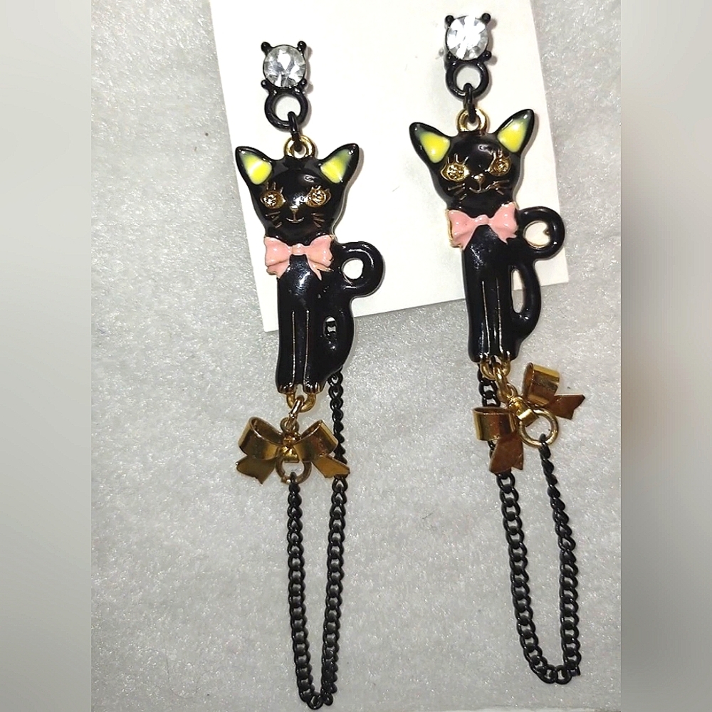 Black Cat Pink Bowtie Dangle Chain Earrings - Picture 4 of 13